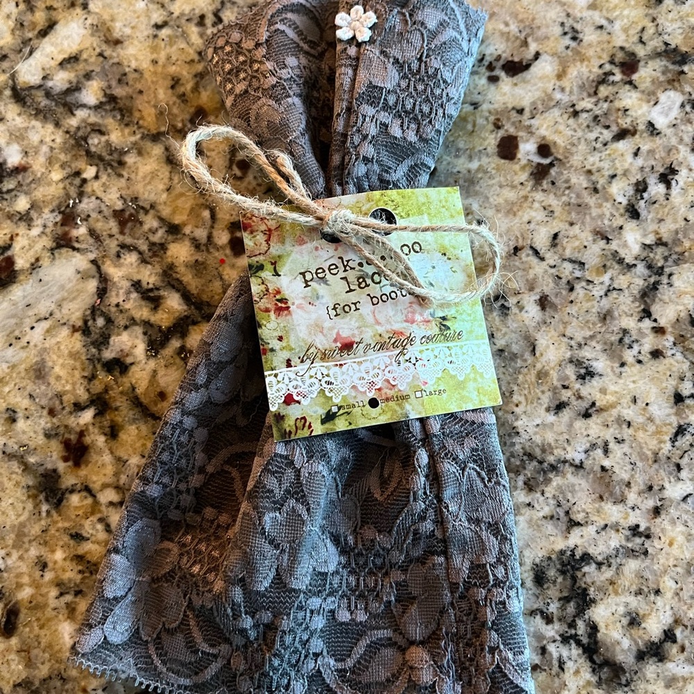 Peek a boo lace for boots new!